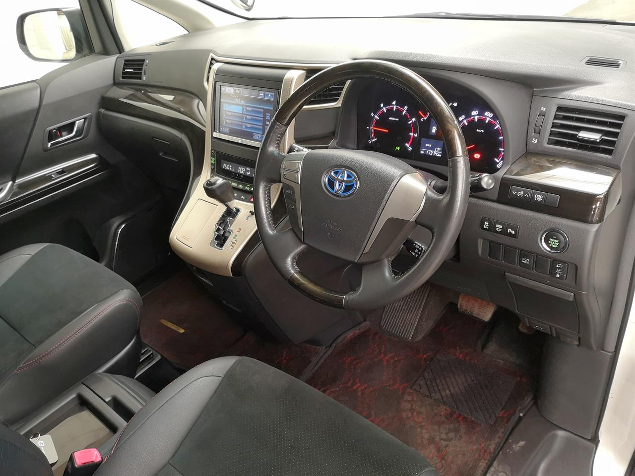 2013 Toyota Alphard