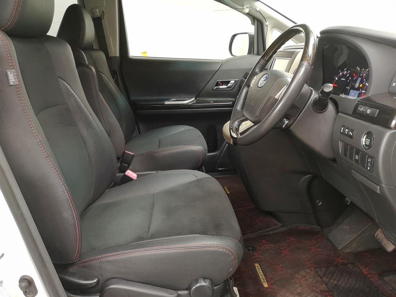2013 Toyota Alphard