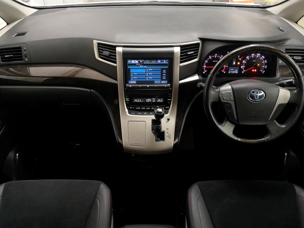 2013 Toyota Alphard