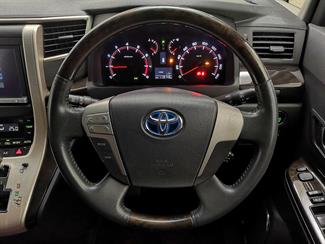 2013 Toyota Alphard - Thumbnail