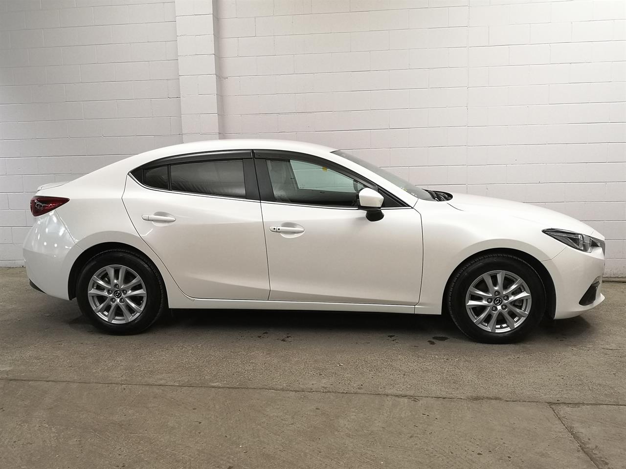 2014 Mazda Axela