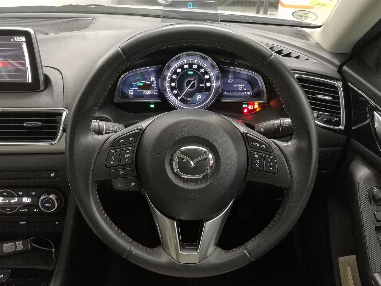 2014 Mazda Axela