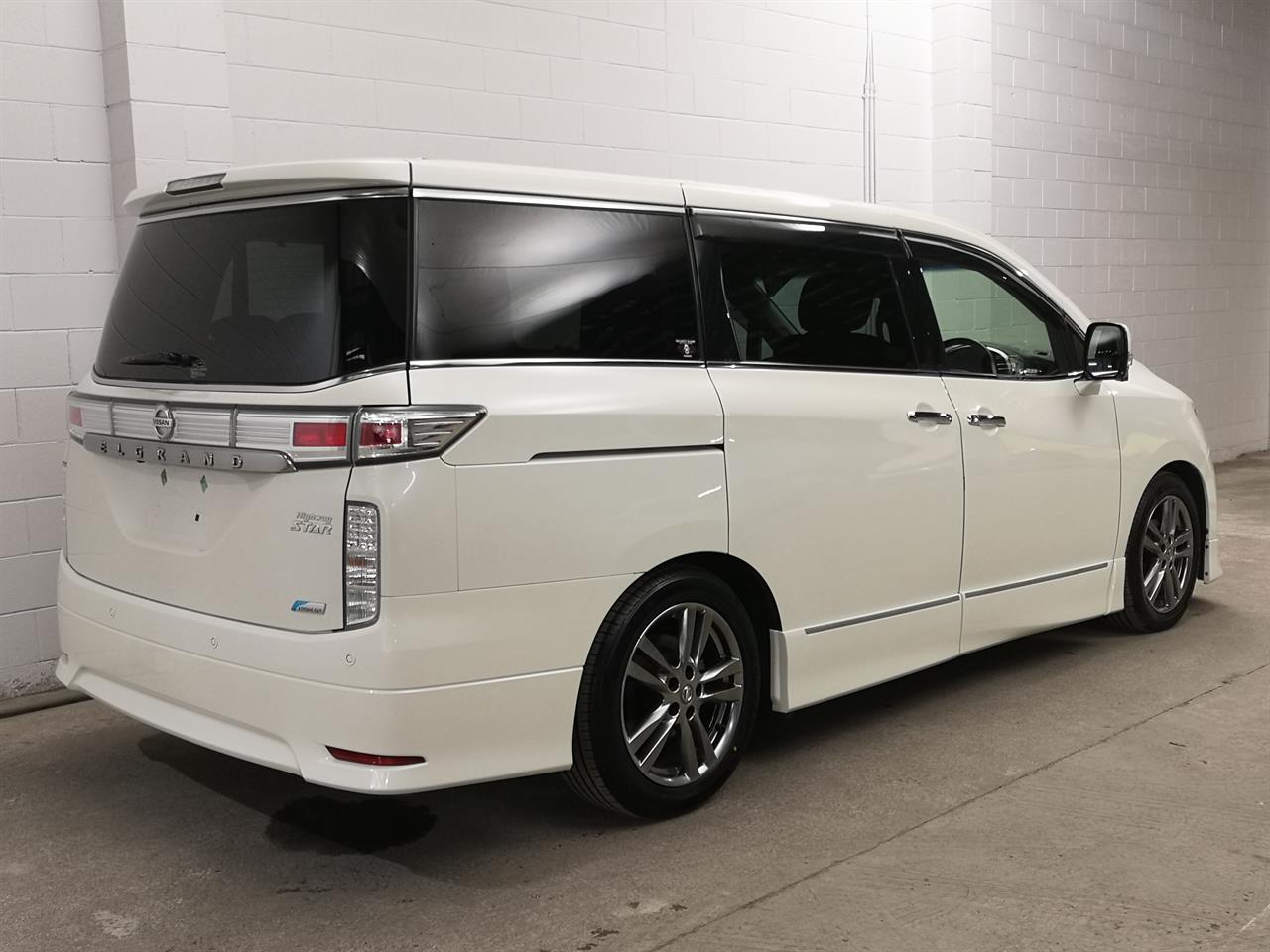 2013 Nissan Elgrand