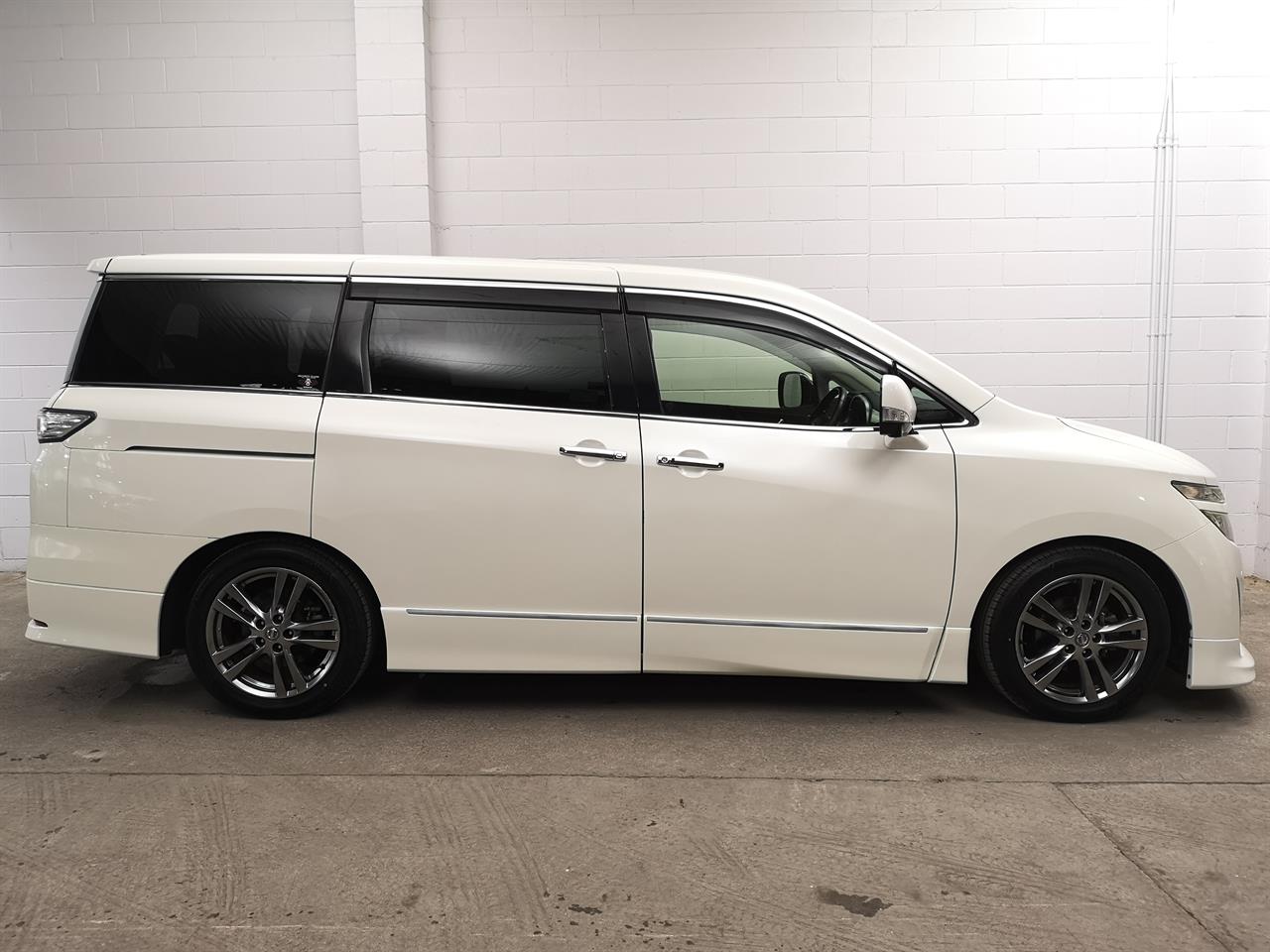 2013 Nissan Elgrand