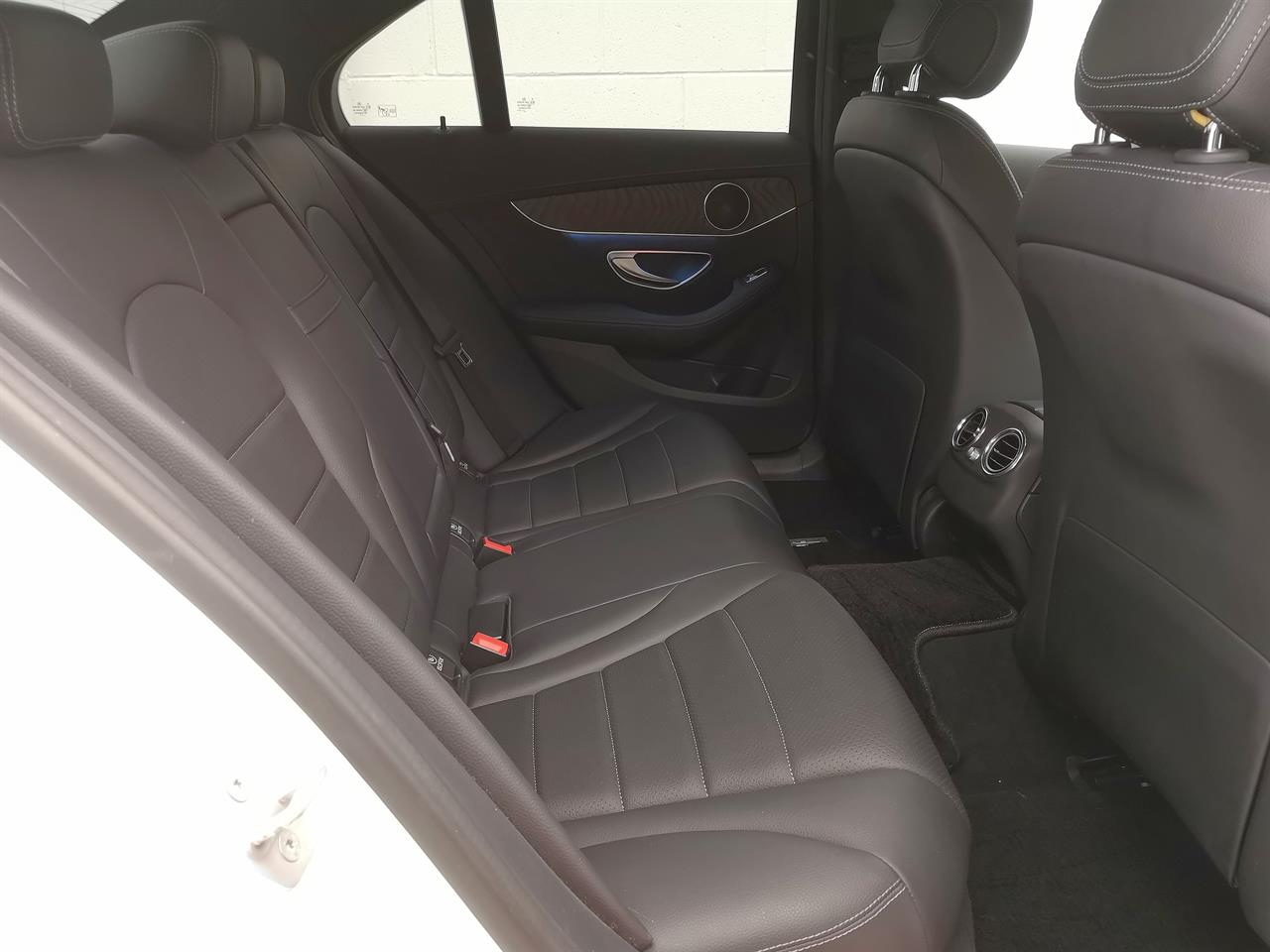 2015 Mercedes-Benz C 220