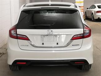 2016 Honda Jade - Thumbnail