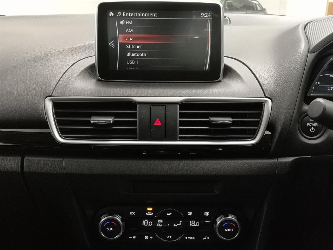 2015 Mazda Axela