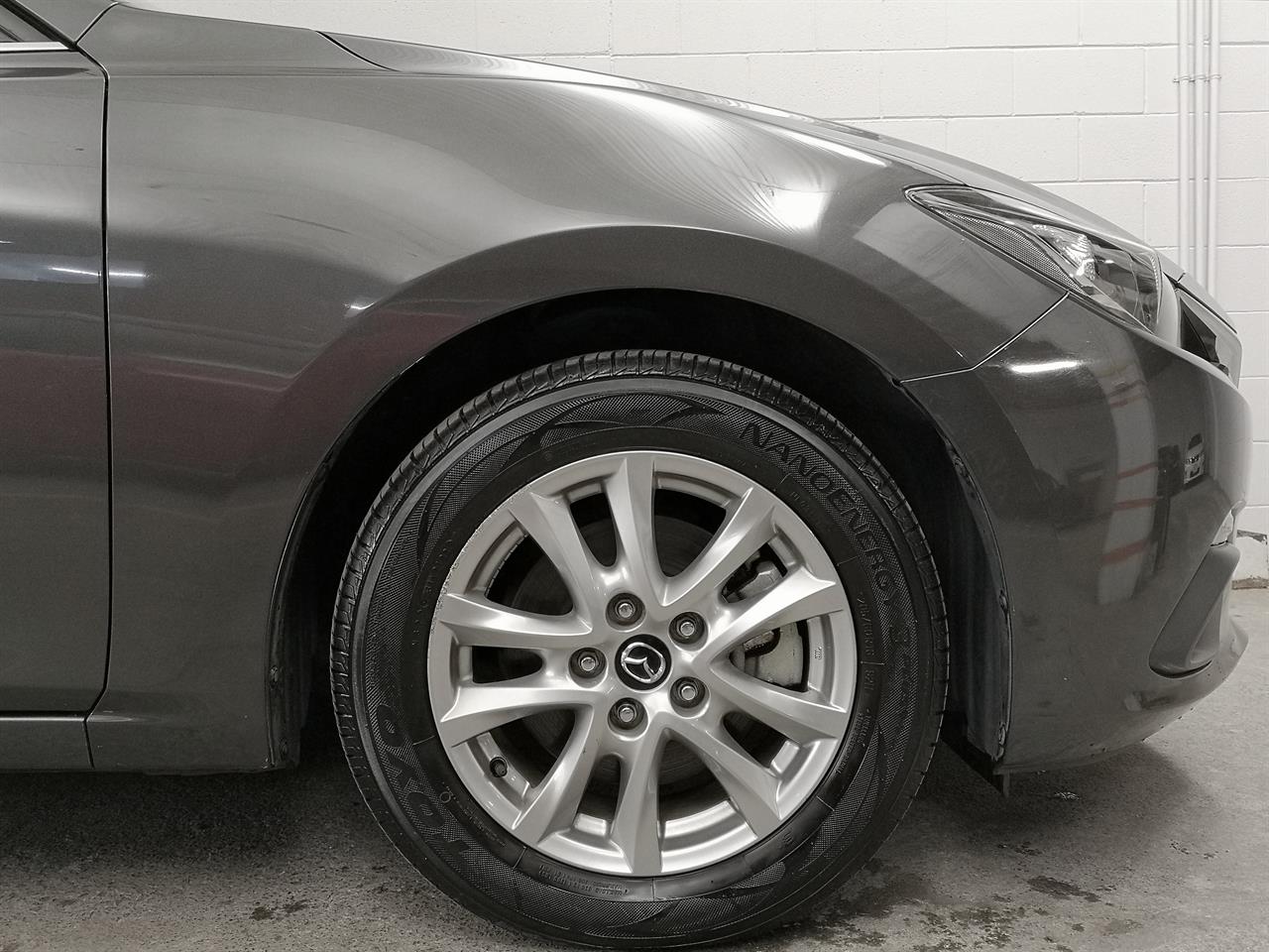 2015 Mazda Axela