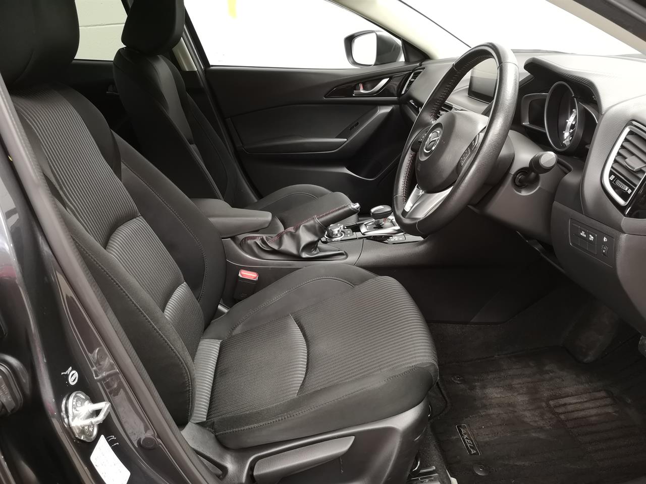 2015 Mazda Axela