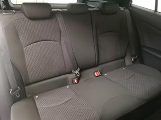 2018 Toyota Prius - Thumbnail