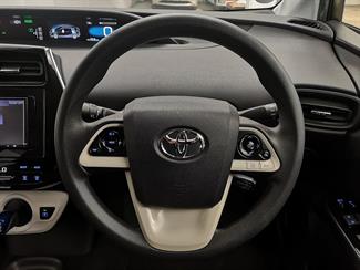 2018 Toyota Prius - Thumbnail