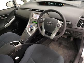 2012 Toyota Prius - Thumbnail