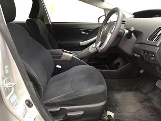 2012 Toyota Prius - Thumbnail