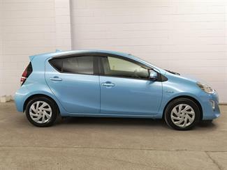 2015 Toyota Aqua - Thumbnail
