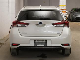 2016 Toyota Auris - Thumbnail