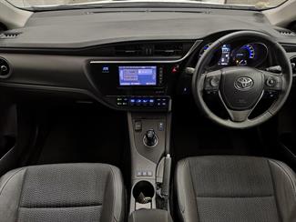 2016 Toyota Auris - Thumbnail
