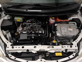 2013 Toyota Aqua - Thumbnail