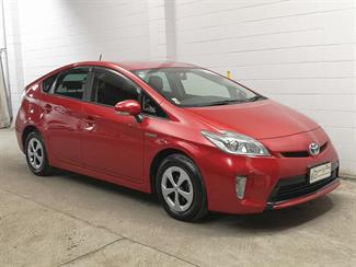 2015 Toyota Prius - Thumbnail