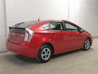 2015 Toyota Prius - Thumbnail