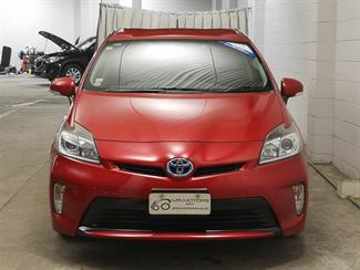 2015 Toyota Prius - Thumbnail