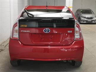 2015 Toyota Prius - Thumbnail