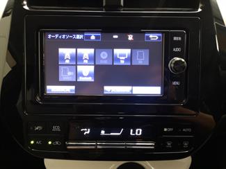 2017 Toyota Prius - Thumbnail