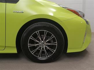 2017 Toyota Prius - Thumbnail