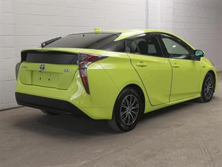 2017 Toyota Prius - Thumbnail