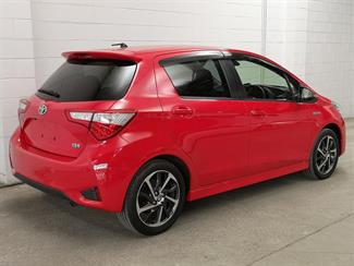 2018 Toyota Vitz - Thumbnail