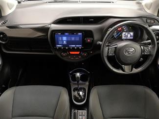 2018 Toyota Vitz - Thumbnail