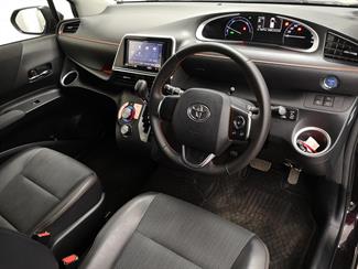 2017 Toyota Sienta - Thumbnail