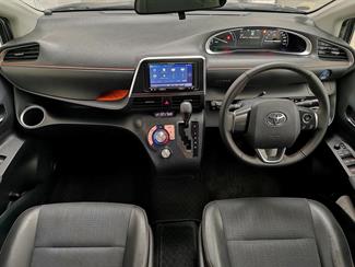 2017 Toyota Sienta - Thumbnail