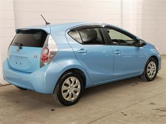 2013 Toyota Aqua - Thumbnail