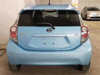 2013 Toyota Aqua - Thumbnail