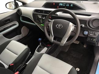 2013 Toyota Aqua - Thumbnail