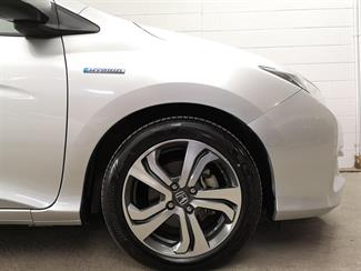 2016 Honda Grace - Thumbnail