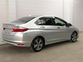 2016 Honda Grace - Thumbnail