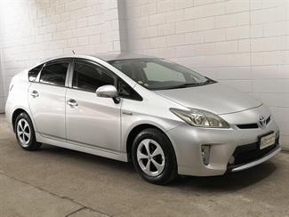 2013 Toyota Prius - Thumbnail