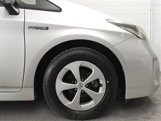 2013 Toyota Prius - Thumbnail