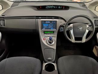 2013 Toyota Prius - Thumbnail