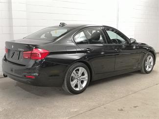 2017 BMW 330e - Thumbnail