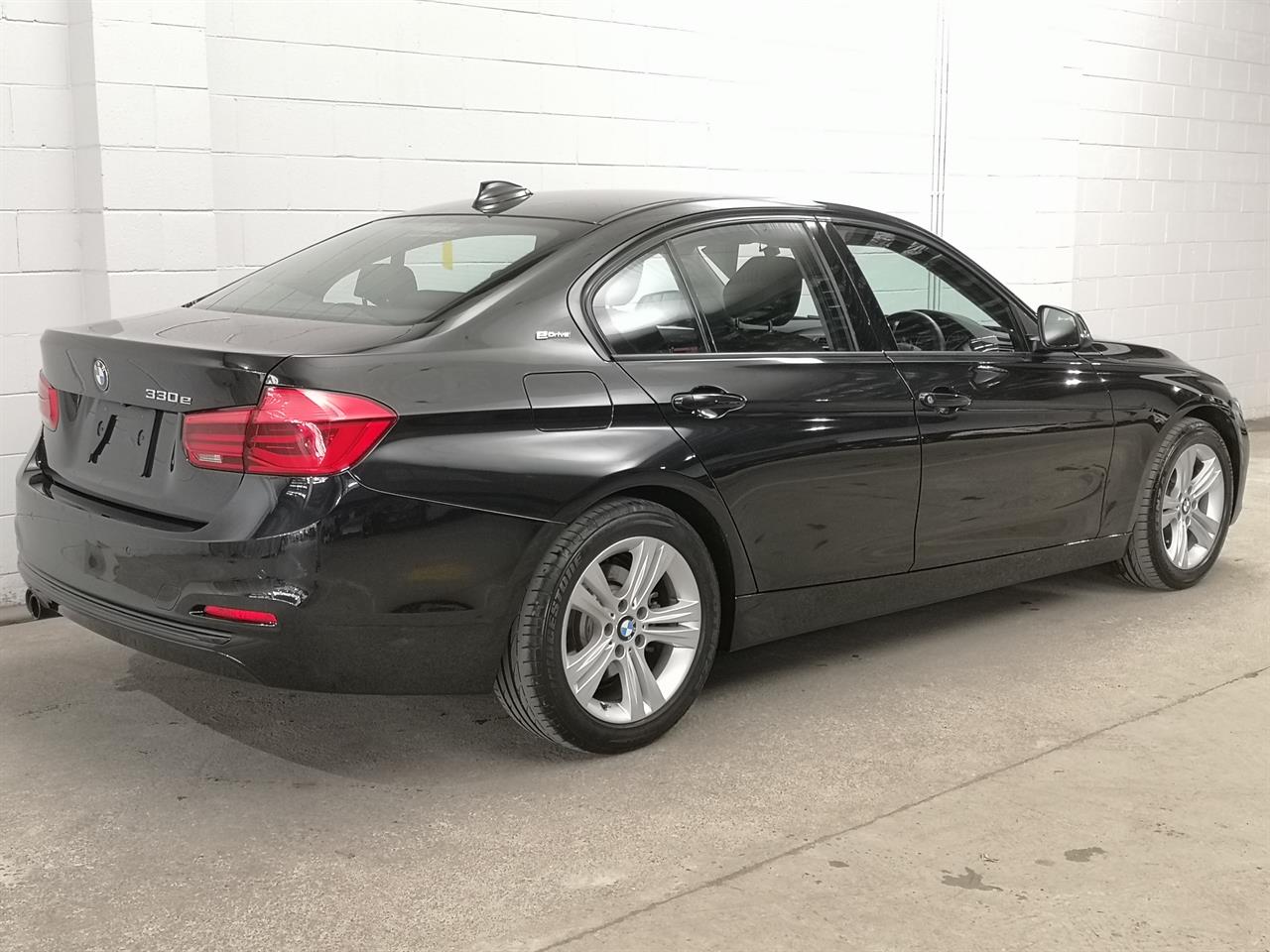 2017 BMW 330e