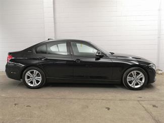 2017 BMW 330e - Thumbnail