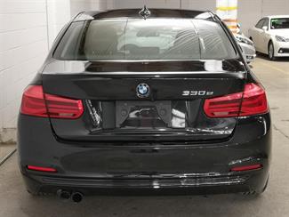 2017 BMW 330e - Thumbnail