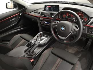2017 BMW 330e - Thumbnail