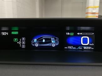 2016 Toyota Prius - Thumbnail