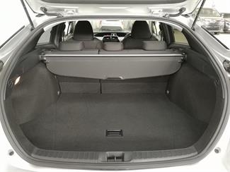 2016 Toyota Prius - Thumbnail