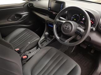 2020 Toyota Yaris - Thumbnail