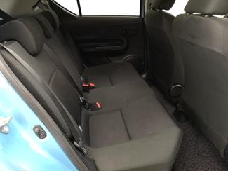 2015 Toyota Aqua - Thumbnail