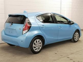 2015 Toyota Aqua - Thumbnail